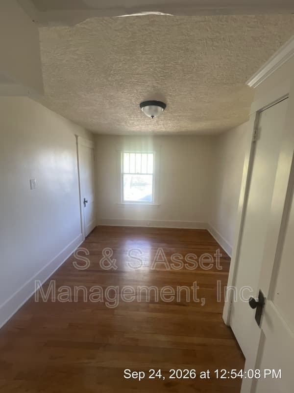 Lansing House: 1415 South Genesee Drive