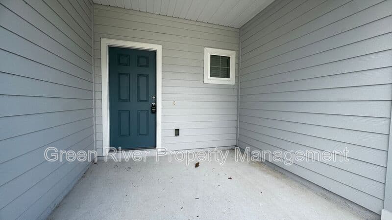 Jacksonville House: 10361 Benson Lake Dr