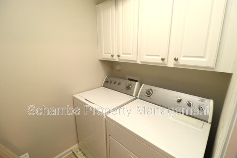 Cary House: 308 Marble Glow Ct