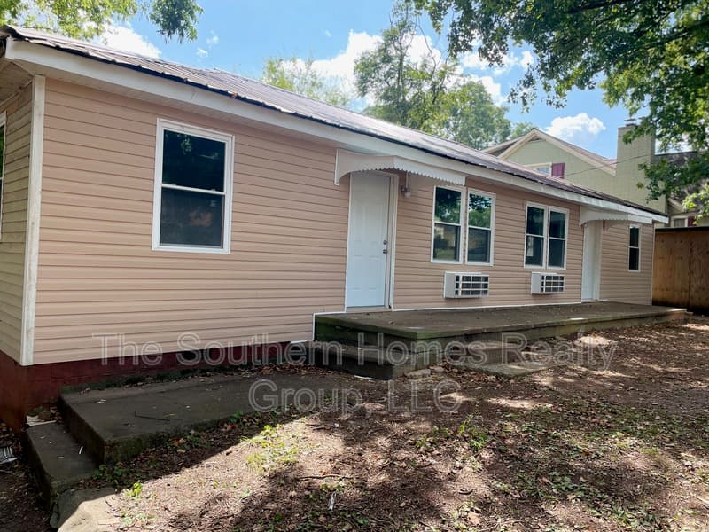 Sweetwater Condo: 303 South Oak Street - 2