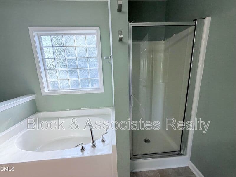 Holly Springs House: 536 Gooseberry Dr