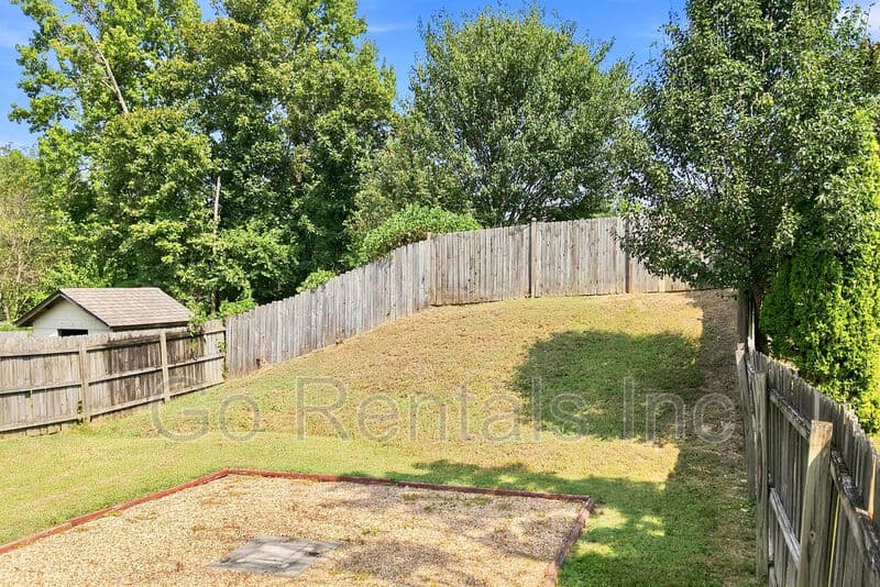 Calera House: 975 McAllister Drive