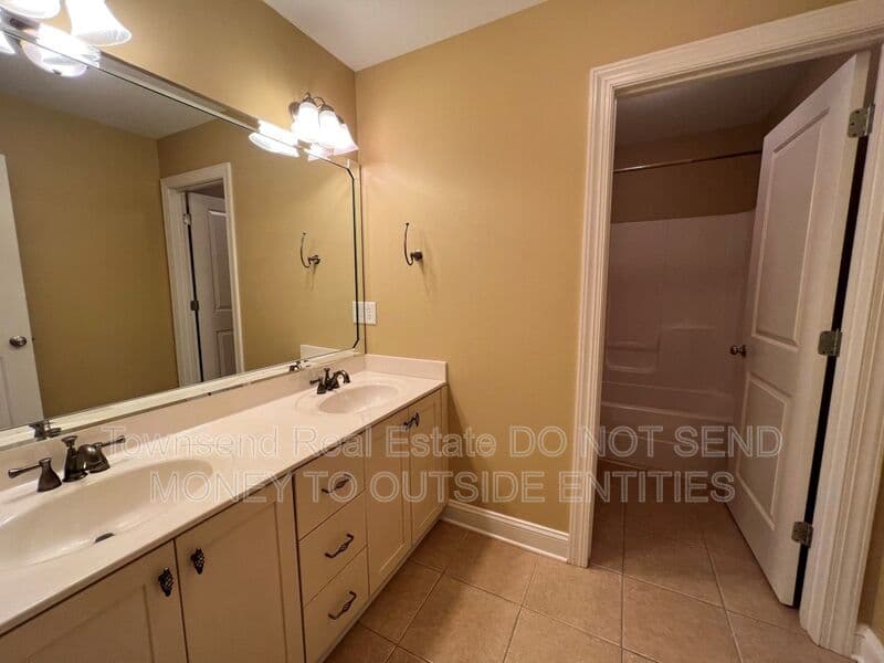 Fayetteville House: 2210 Westdale Dr