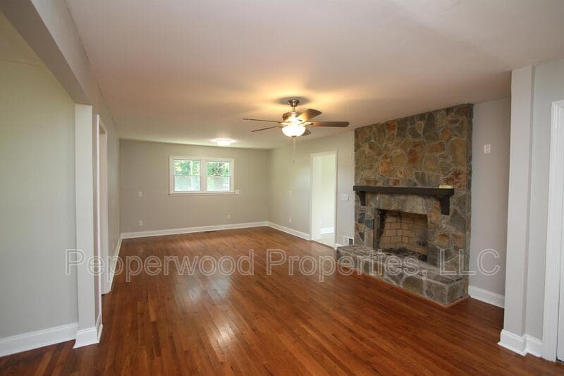Pauline House: 5408 South Carolina HWY 215