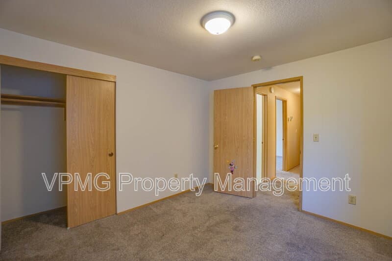 Vancouver House: 15807 NE 40th St