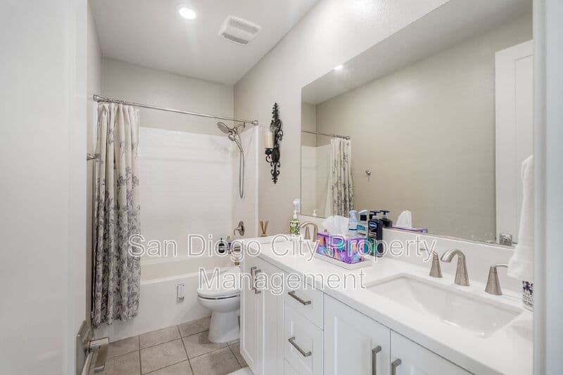 Carlsbad House: 1817 Artemisia Ct