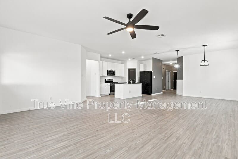 Saint Hedwig House: 5432 Cloves Cove