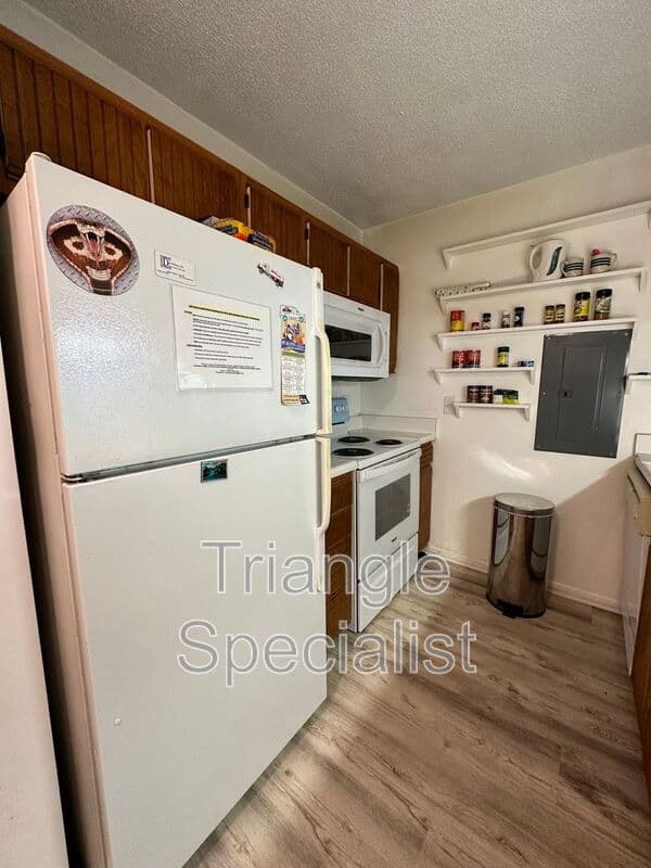 Raleigh Condo: 1420 Collegiate Circle