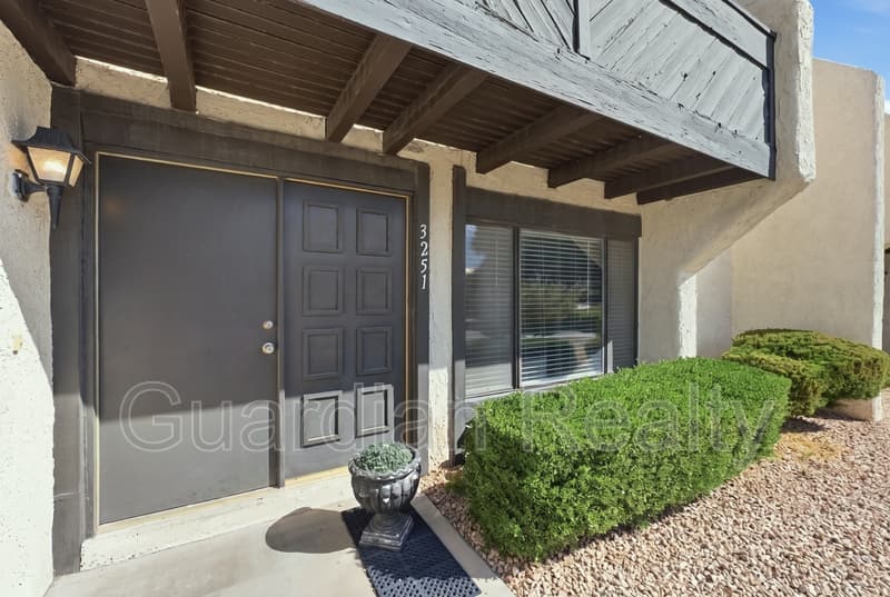 Las Vegas Townhome: 3251 Longford Way