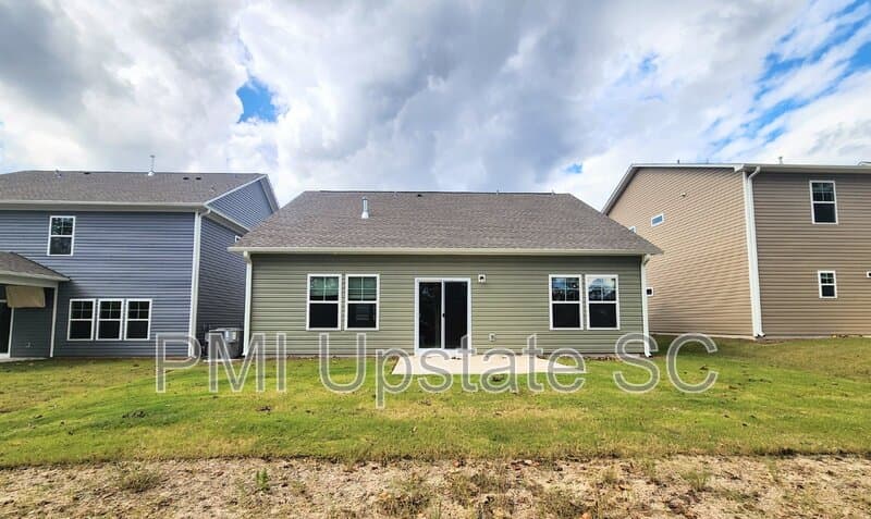 Fountain Inn House: 743 Fountainbrook Ln