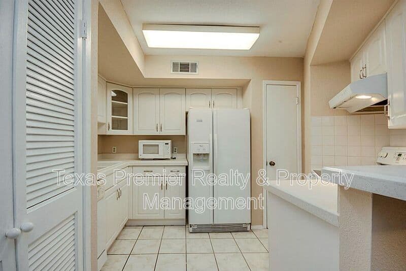 Houston Condo: 10811 Richmond Ave
