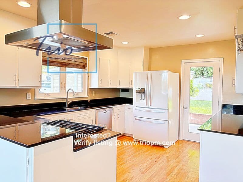 Eugene House: 30 Sunset Drive
