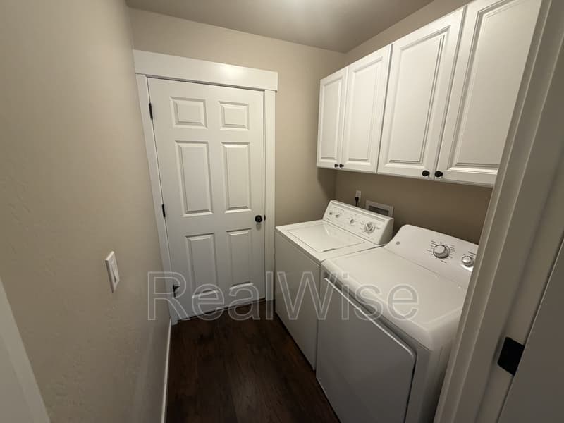 Grants Pass Condo: 124 SW Jenn Way