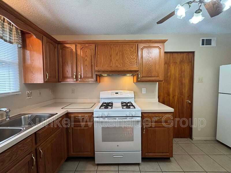 Belleville House: 1211 East C Street