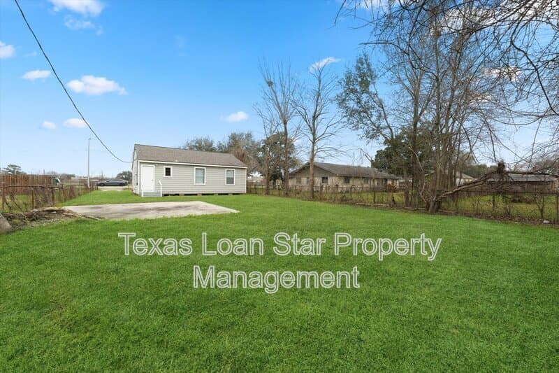 Houston House: 1107 Defender Street