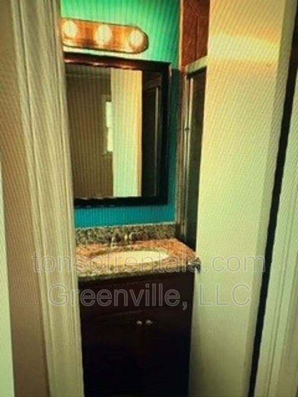 Greenville House: 27 Altacrest Drive