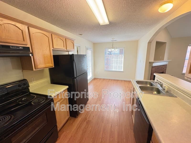 Cordova House: 10127 Cross Valley Drive