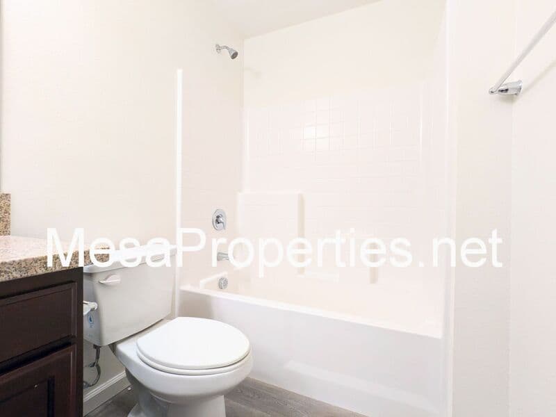 Hesperia House: 9550 Tamarisk Ave.