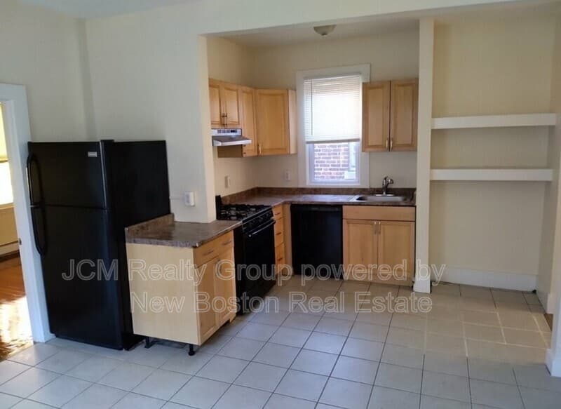 Roxbury Condo: 117 Harrishof