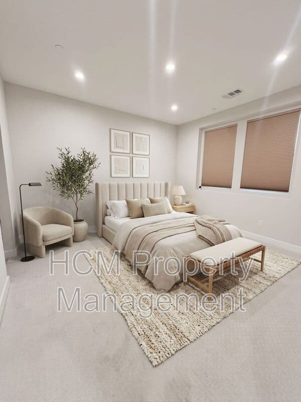 Anaheim House: 1211 W Bushell St
