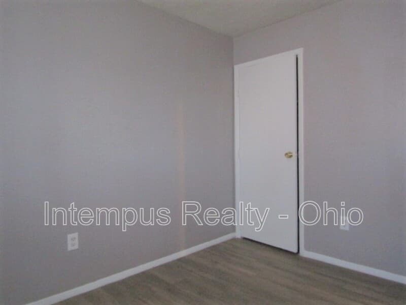 Cincinnati House: 6941 Gracely Dr