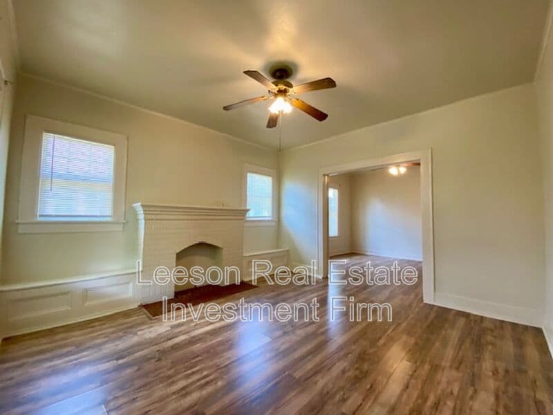 Shreveport House: 823 Linden St