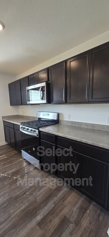 Fort Wayne House: 1396 Livingston Lakes Way