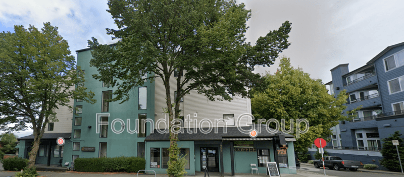 Seattle House: 9400 Roosevelt Way NE
