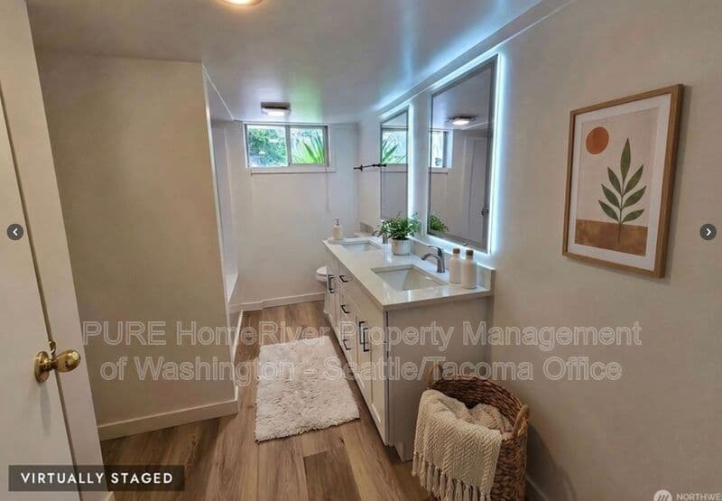 Tacoma House: 5345 S Trafton