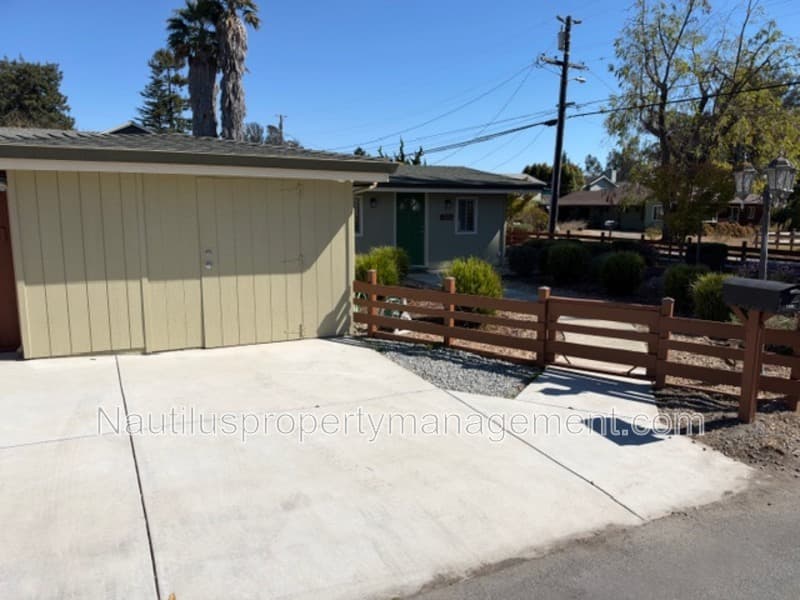 Santa Cruz House: 2349 Harper Street