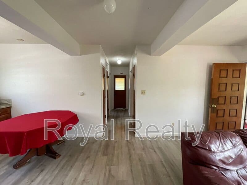 Waipahu House: 94-1278 Peke Place