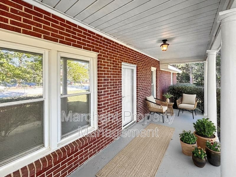 Taylors House: 4804 Edwards Road