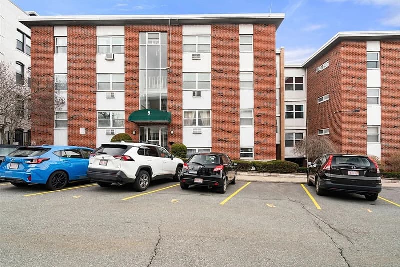 Brighton Condo: 8 Commonwealth Ct