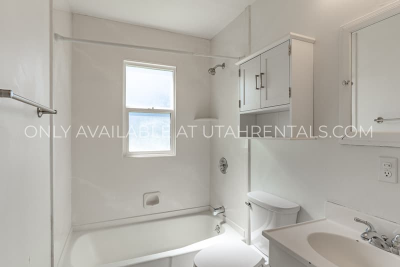 Provo House: 1278 E 520 S