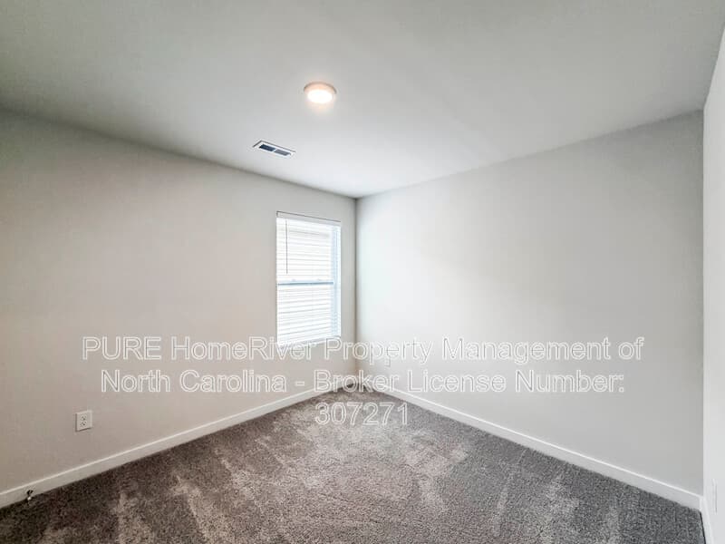 Hickory House: 2944 31st St Ln NE