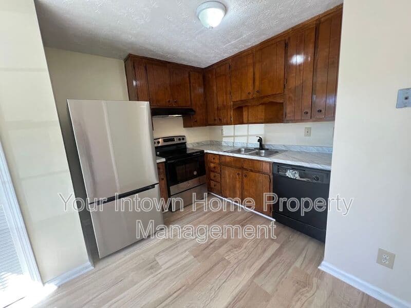 Stone Mountain House: 5291 Ridge Forest Dr.