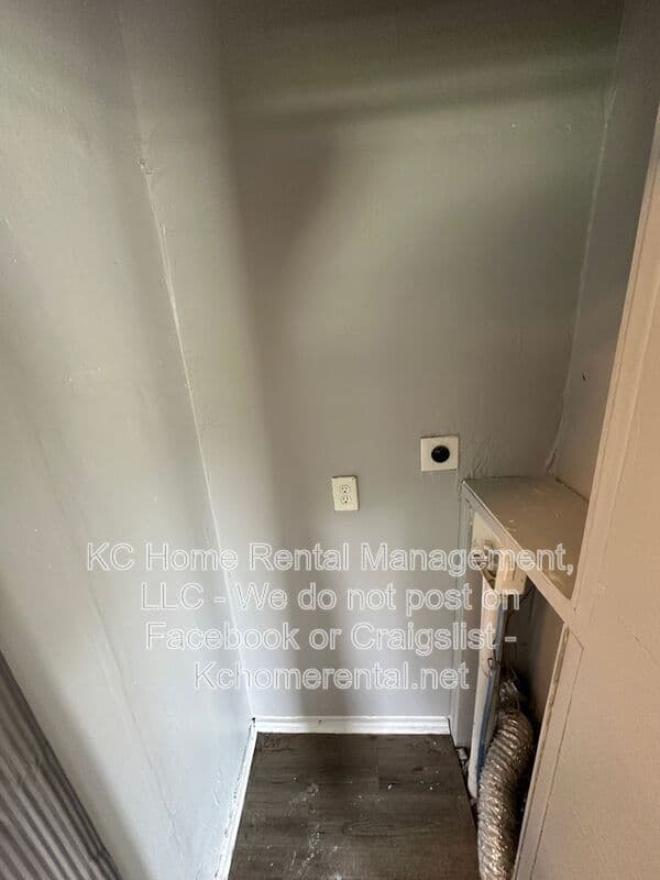 Kansas City House: 7113 N Highland Ave