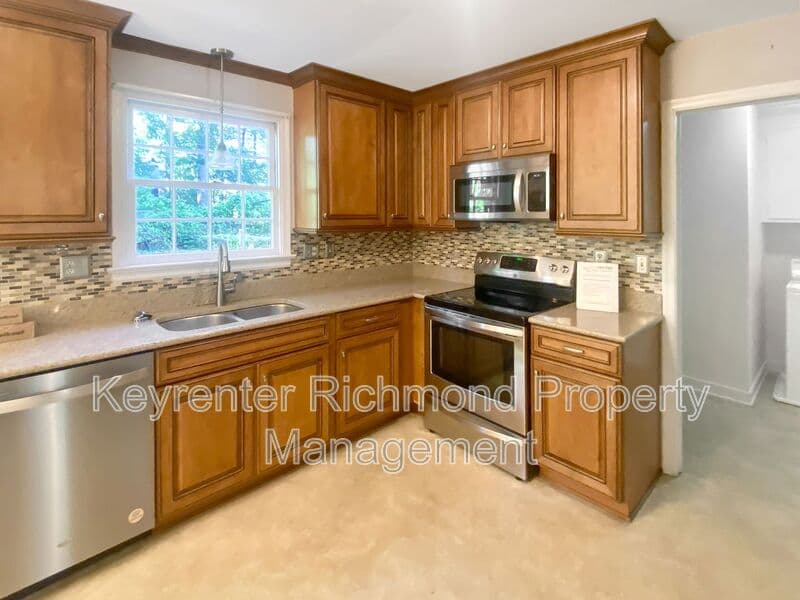 Chesterfield House: 9310 Redbridge Road
