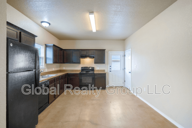 New Braunfels House: 161 S Krueger Ave