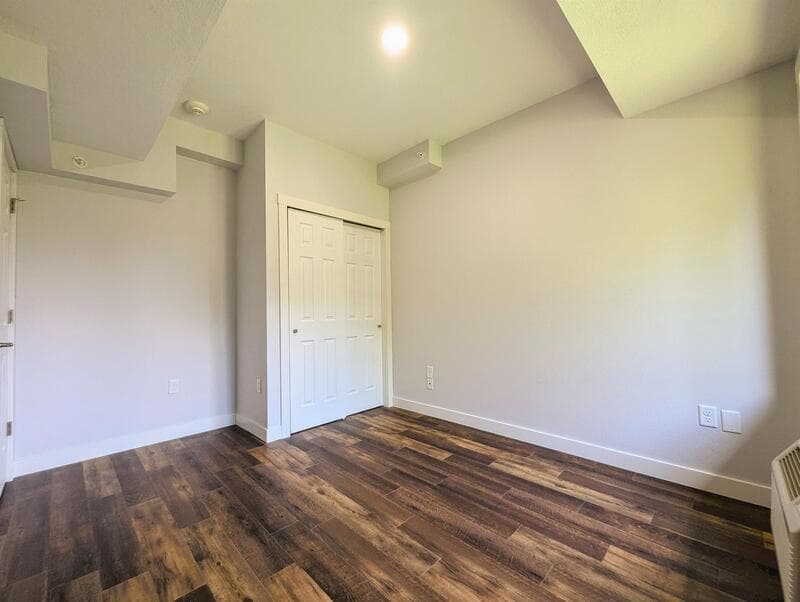 Pella Condo: 413 Jefferson Street - 23