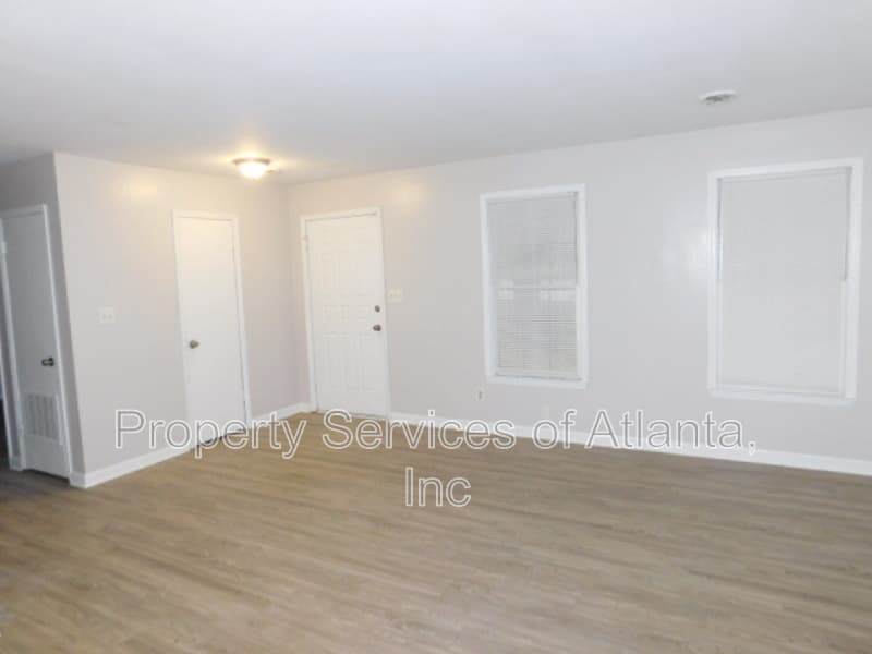 Jonesboro House: 7593 Casper Ct