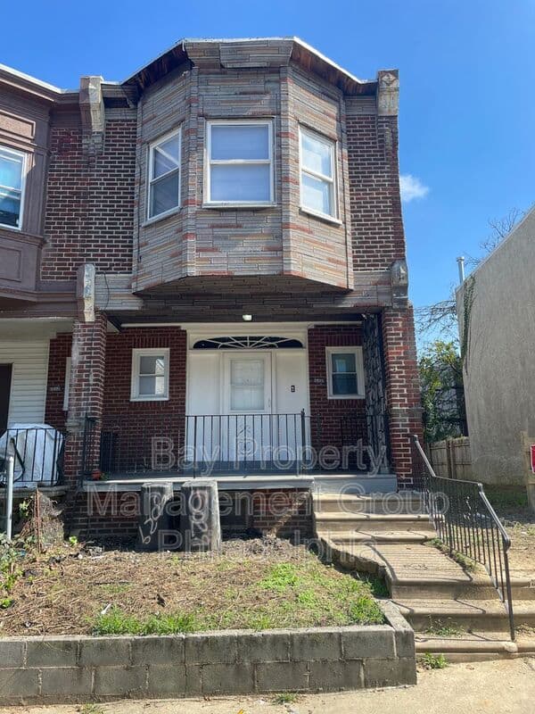 Philadelphia House: 5029 N Franklin St