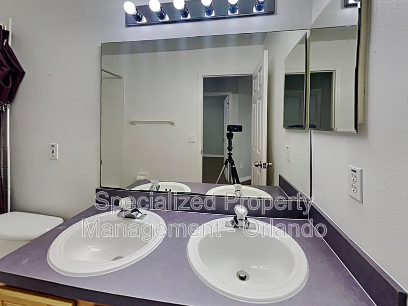 Orlando House: 728 Hardwood Cir