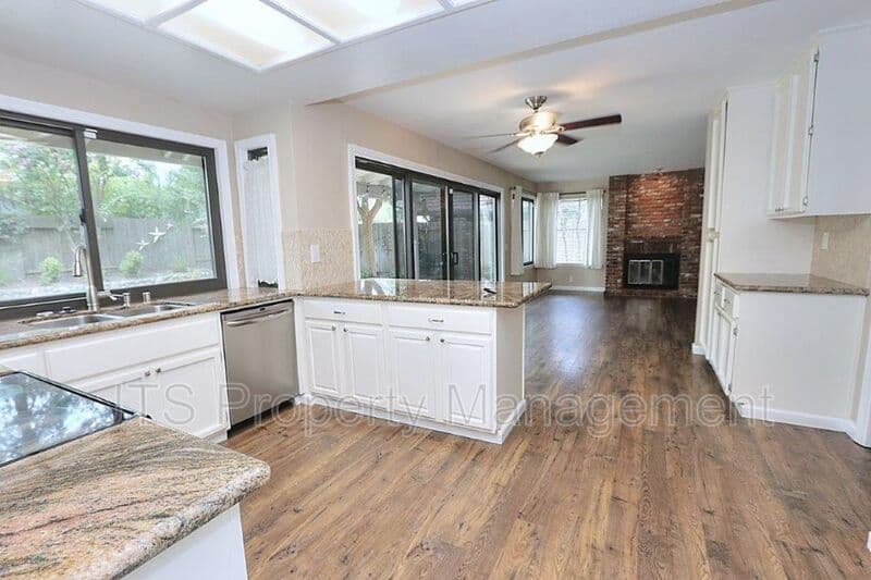 Gold River House: 2173 Roaring Camp Drive