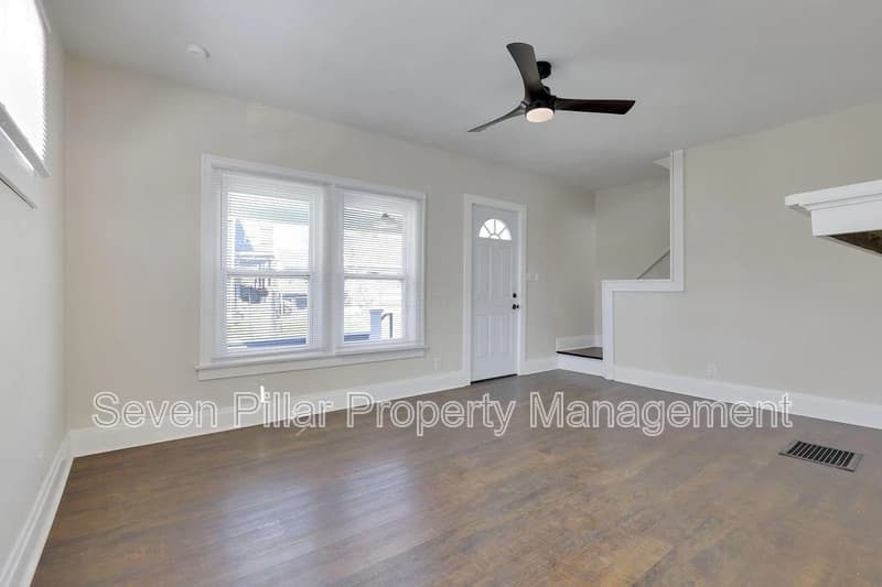 Columbus House: 522 Ryan Ave