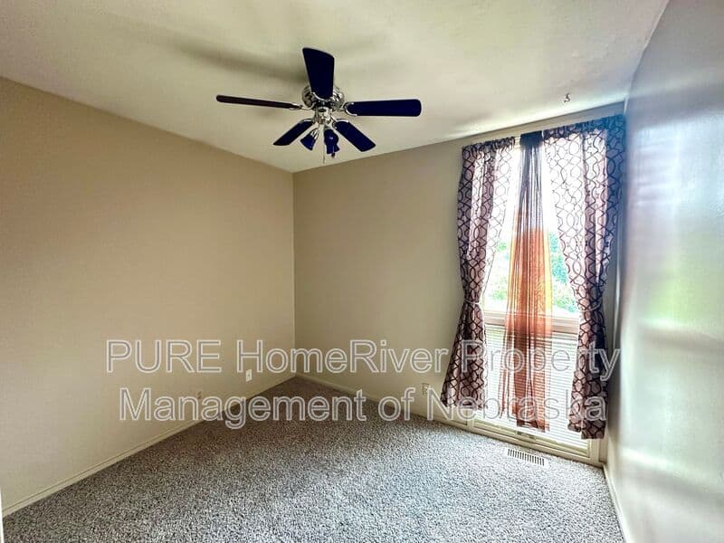Omaha Townhome: 1631 N 109th Plz