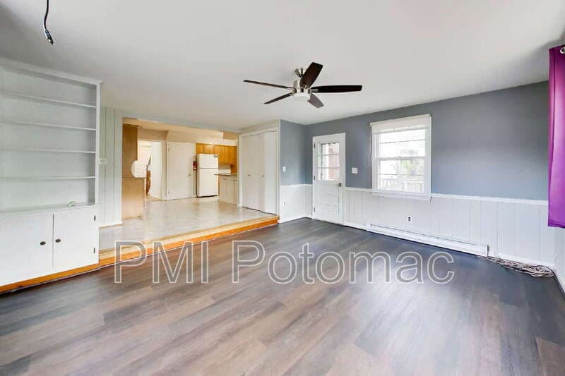 Silver Spring House: 11714 College View Drive