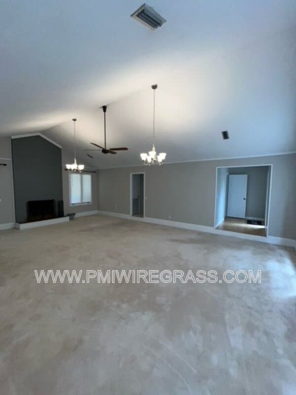 Ozark House: 180 Kings Ct