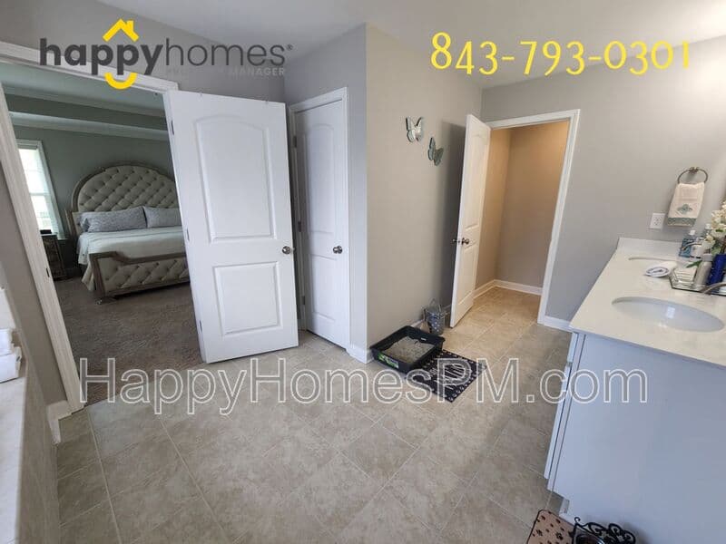 Summerville House: 123 Rouen Lane