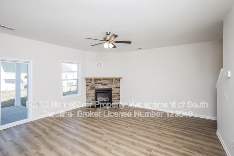Elgin House: 743 Bustling Branch Ln